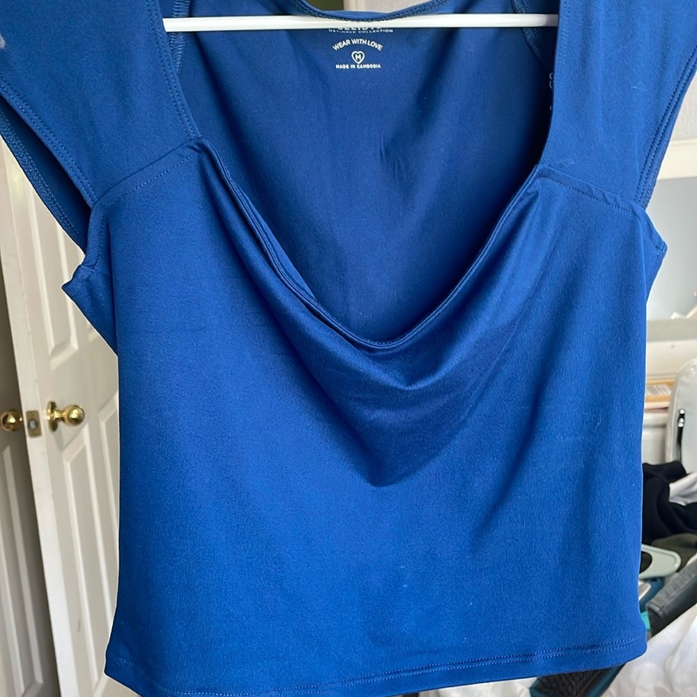 Brand:Hollister Size:M Color:royal blue